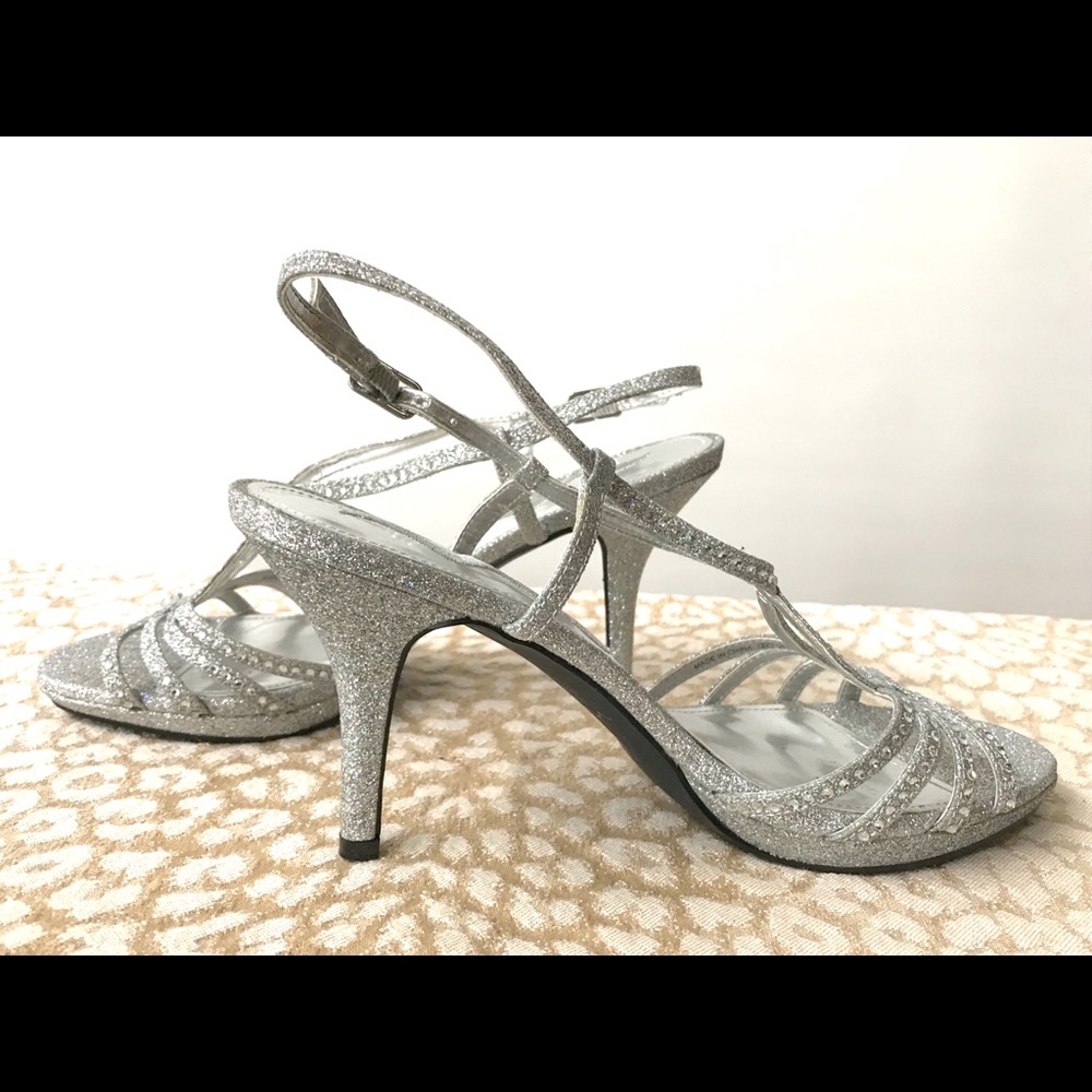 NiNA Silver sandals